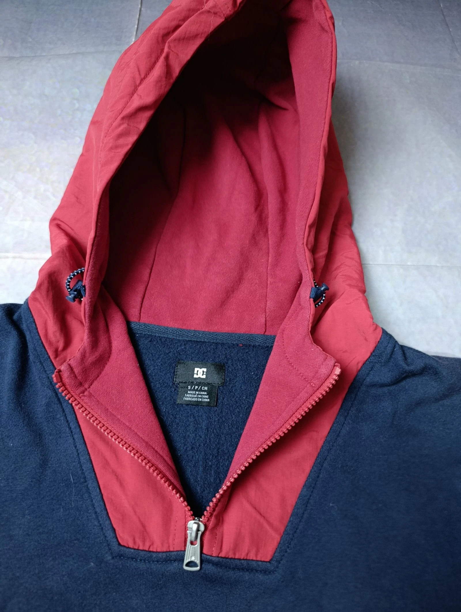 DC Shoes Sudadera con Capucha para Hombre Talla S - Camiseta de Deporte Azul Marino/Rojo con Media Cremallera – photo 6